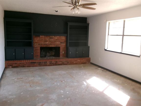 3rd image of 1006 Tyler Ave NW