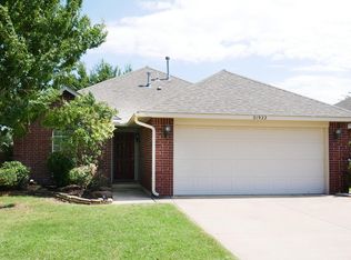 21922 Homesteaders Pl, Edmond, OK 73012