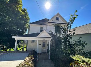 818 Summit St, Hancock, MI 49930