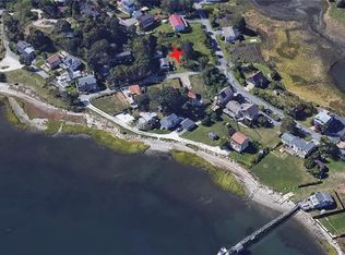 15 N Water St, Portsmouth, RI 02871