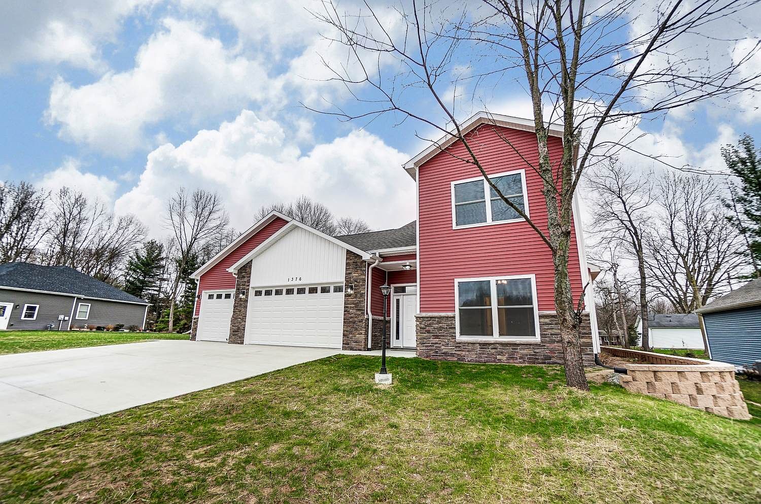 1376 N Santorini Dr Warsaw In 46580 Mls 202047972 Zillow