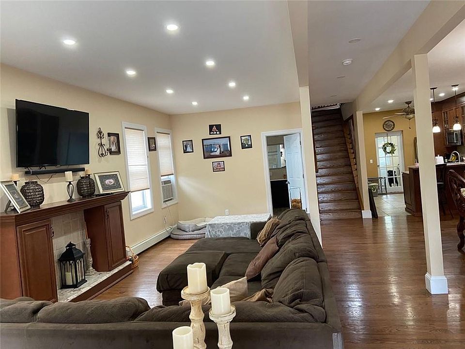 2nd image of 126 Piave Ave