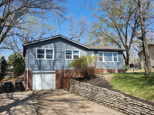 3640 Cornhusker Dr, Omaha, NE 68124