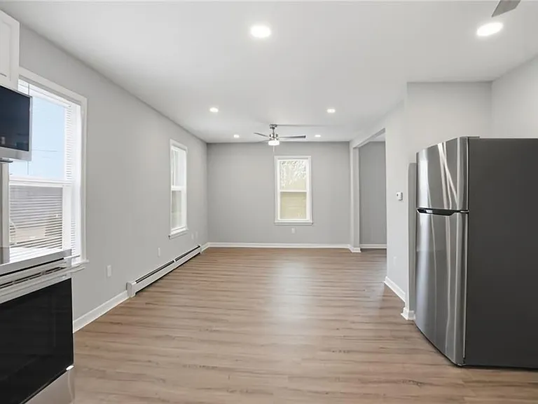 188 Division St #1F — Photo 10