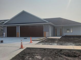 5991 W Prairiewood Dr, Grand Forks, ND 58201