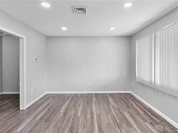 4th image of 47 Thornton Dr