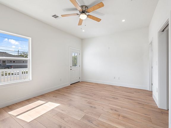5th image of 4710 Avenue S