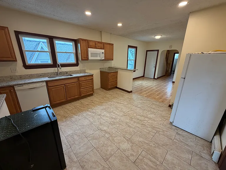 570 Main St #3 — Photo 9