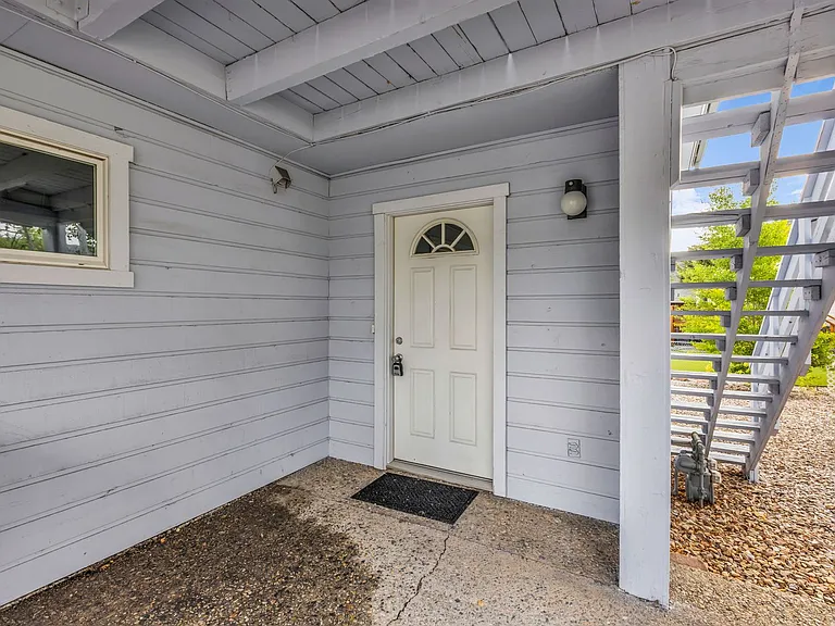 2320 Calumet Cir #B — Photo 3