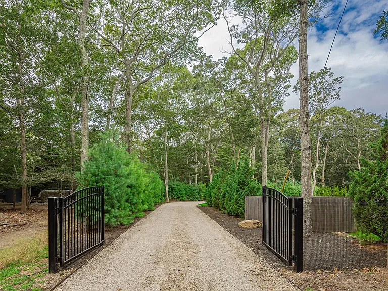 59 Gardiners Ln — Photo 40