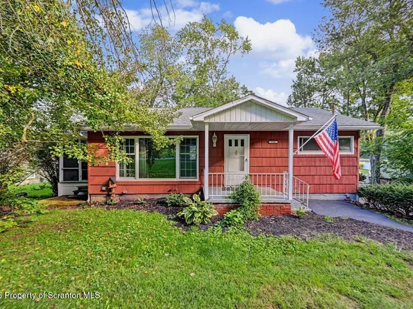 786 Griffin Rd, Moscow, PA 18444