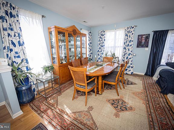 5th image of 36 Old Cedarbrook Rd