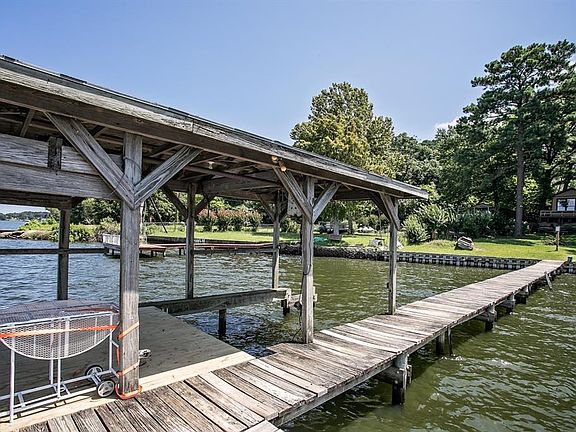 4th image of 17257 Lakeside Dr