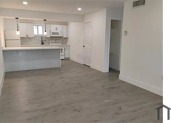 2155 SW 72nd Ave — Photo 2