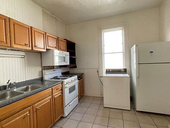 4th image of 913 N 10th St #1
