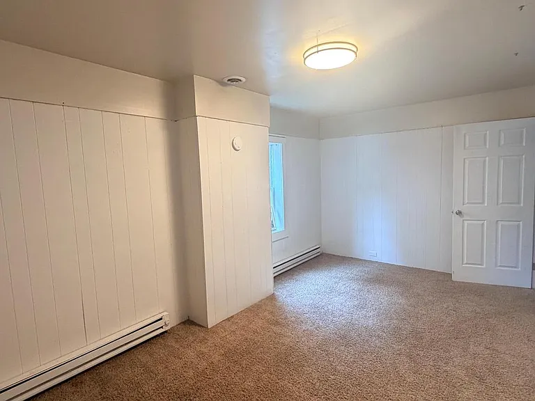 125 E Main St — Photo 16