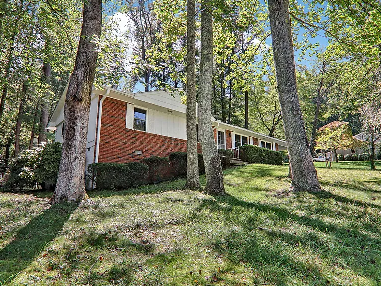 325 Comet Dr — Photo 40