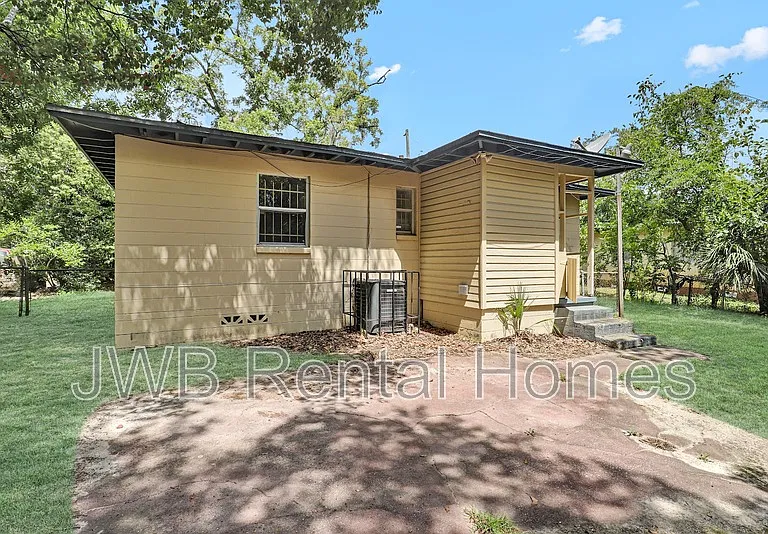 6863 W Virginia Ave — Photo 11