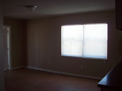 2nd image of 221 Balboa St APT B