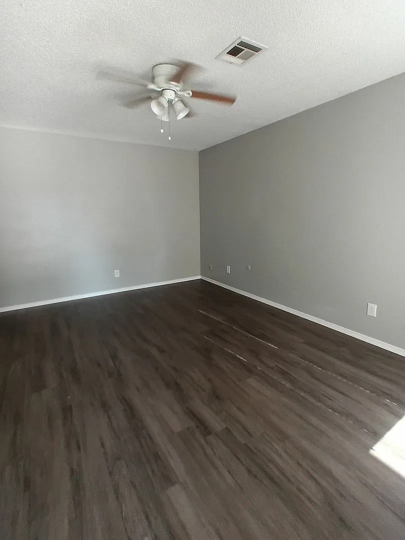 Better Than New! W/appliances! — Photo 3
