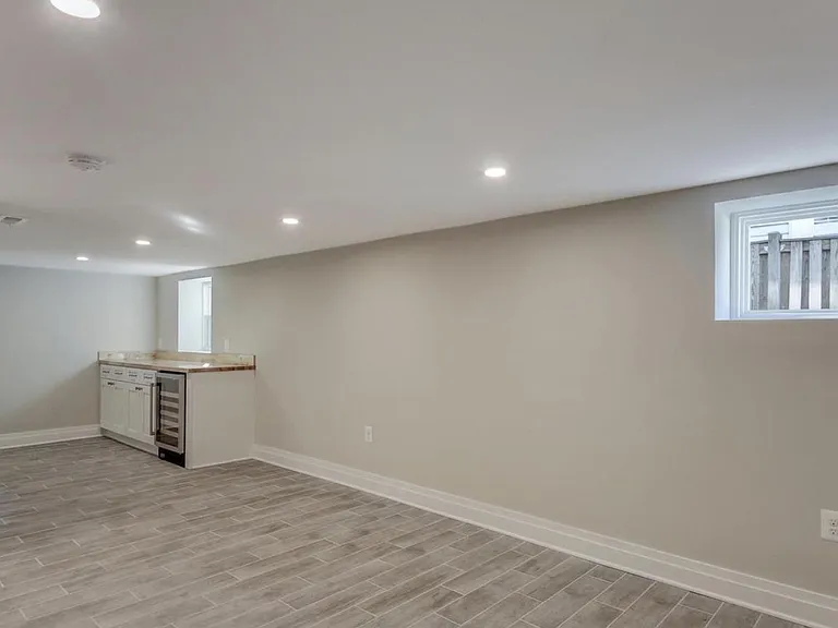 1435 Jackson St NE — Photo 17