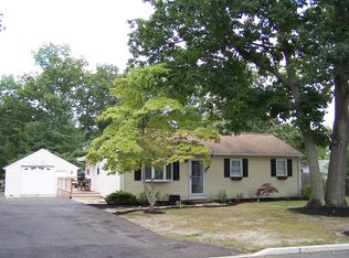 18 Locust Rd, Howell, NJ 07731