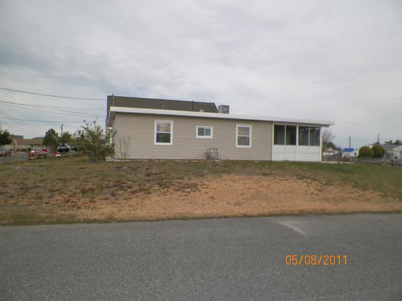 side of house showing screen porch