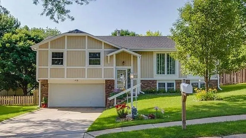 15328 Westchester Dr