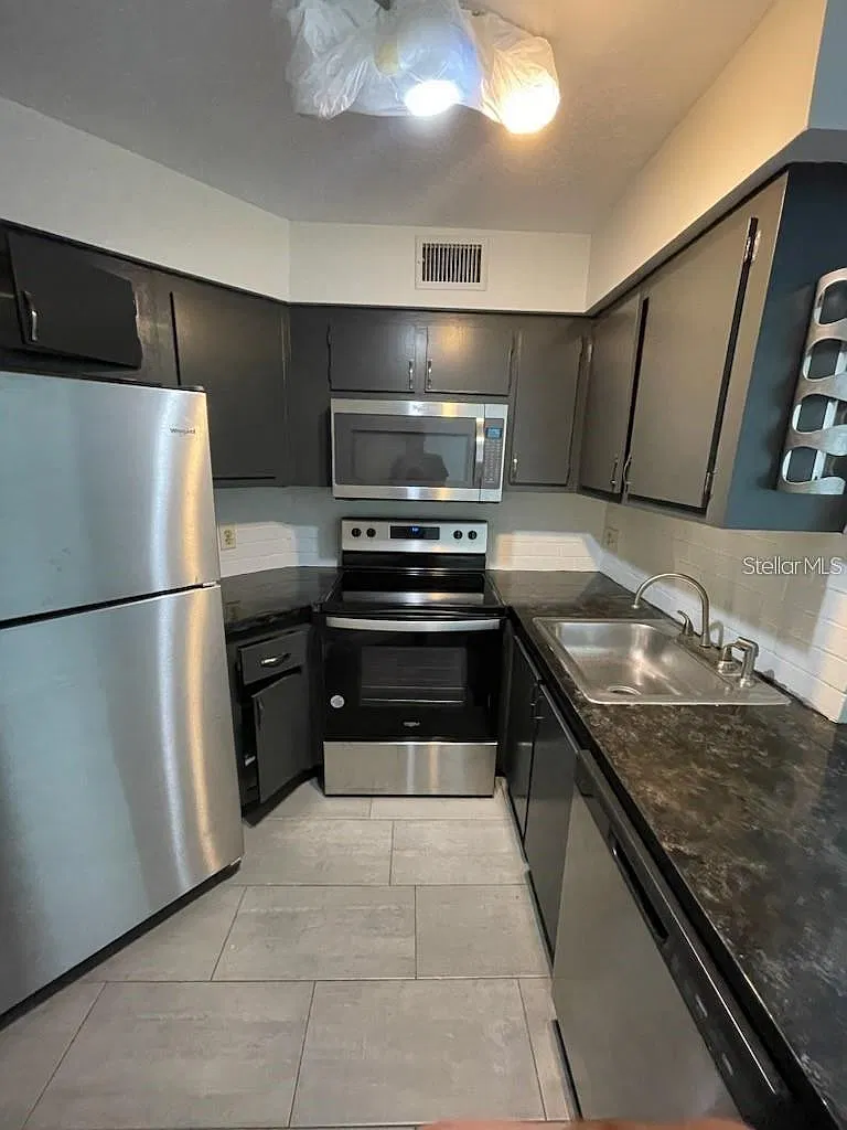 3927 Atrium Dr — Photo 2