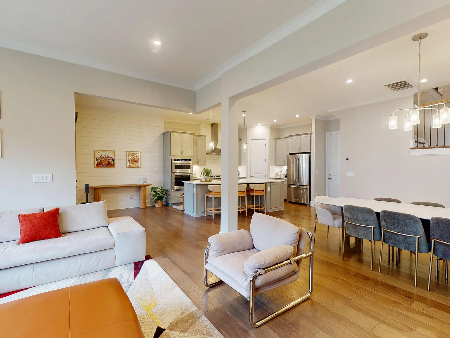 3 bed, 3.5 bath, 2524 sqft, $3,500 — Photo 2
