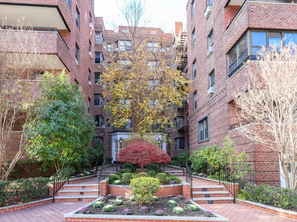 69-40 Yellowstone Boulevard image 18 of 21