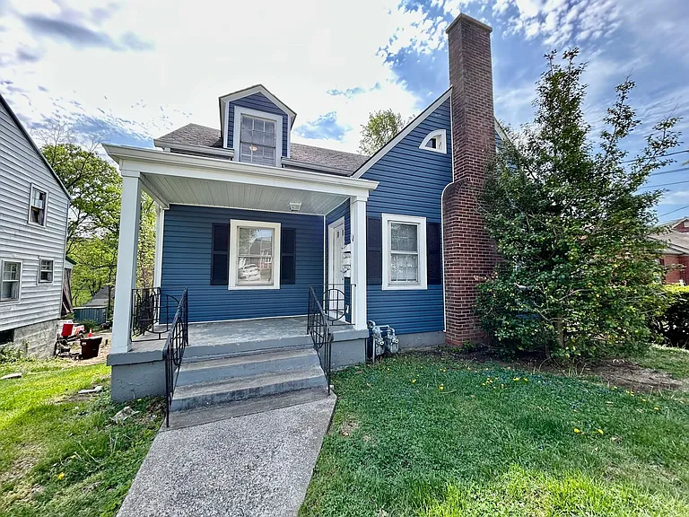 321 S 3rd St — Photo 1