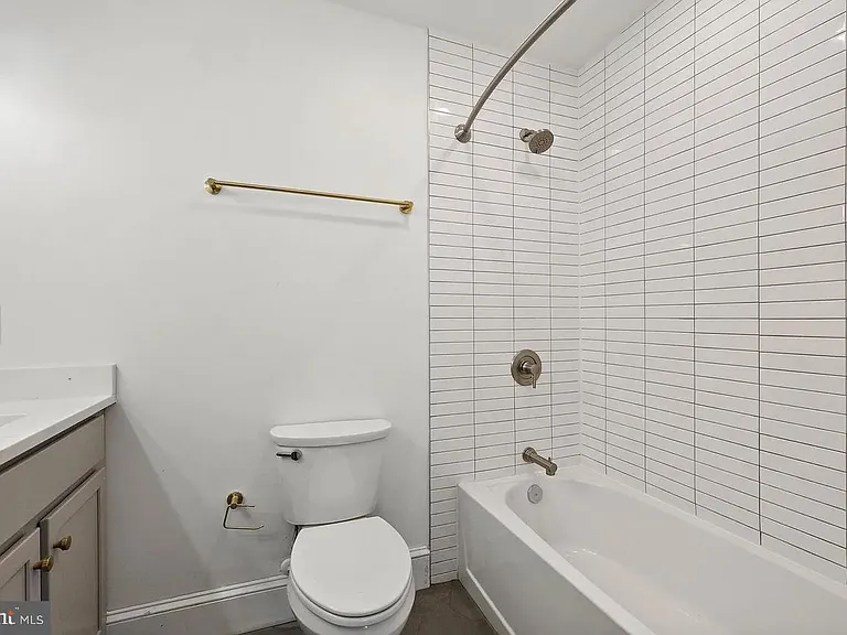 15 W Girard St #105 — Photo 11