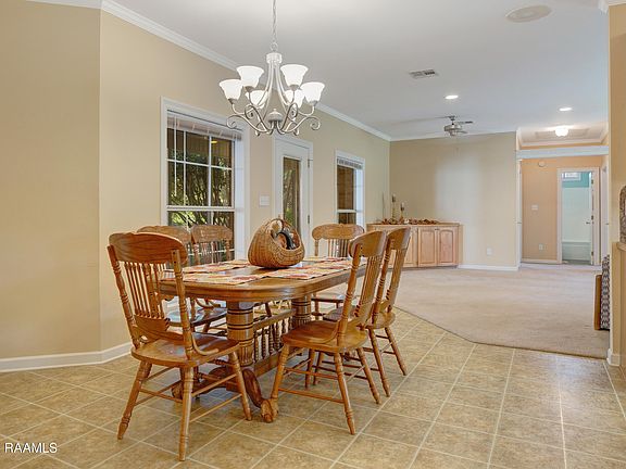 4th image of 284 Meadow Cir
