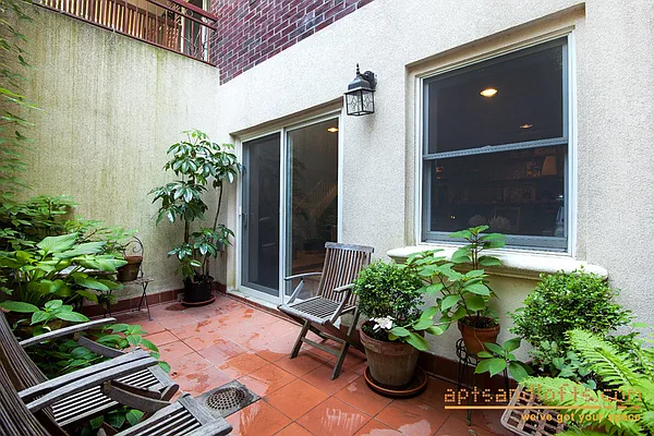 Sold by aptsandlofts.com | media 8