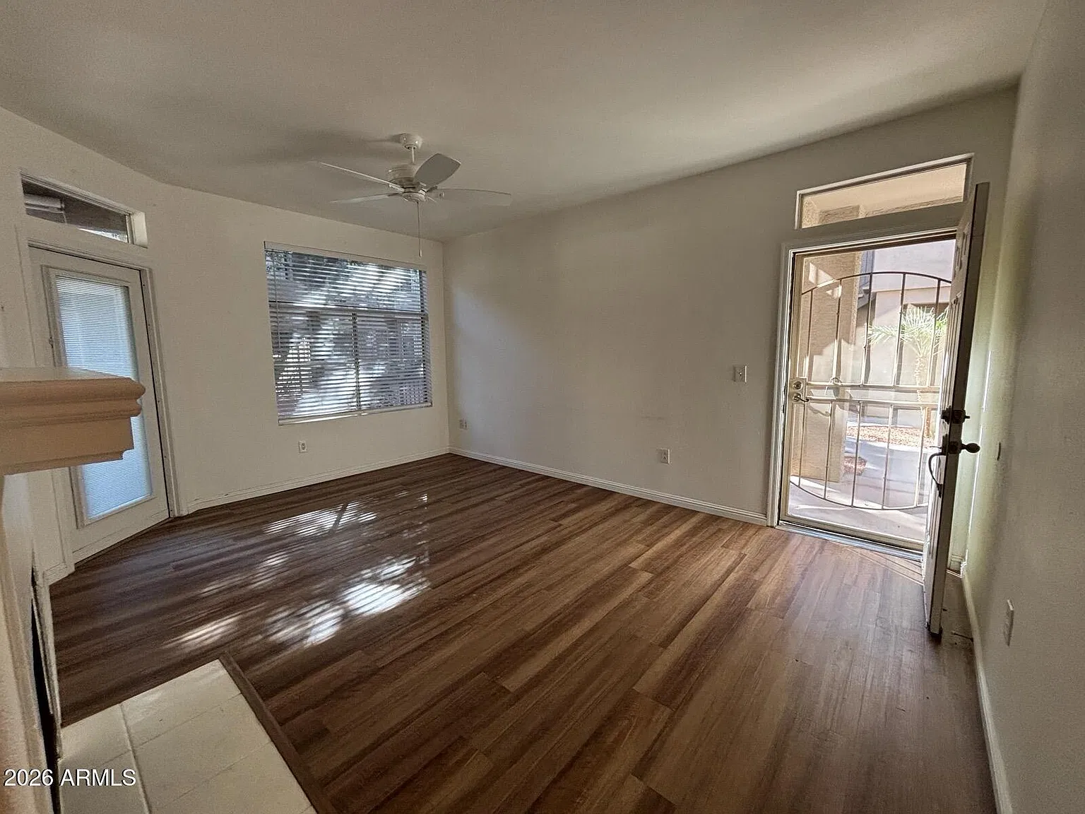 2 bed, 2.0 bath, 997 sqft, $1,625 — Photo 2