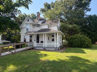 129 E 2nd South St, Carlinville, IL 62626