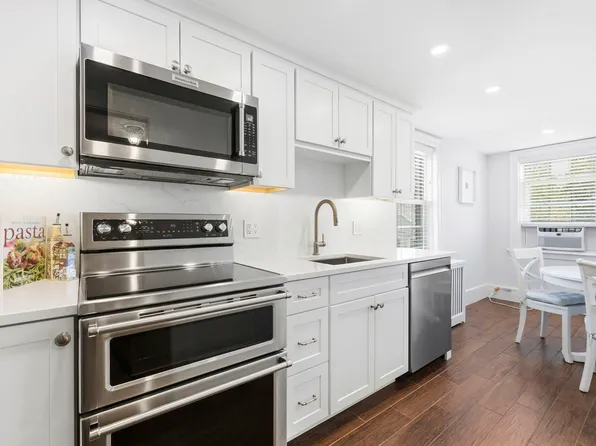 298 Main St APT 31, Wakefield, MA 01880