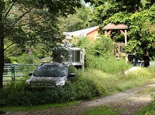 21 Luther Rd, Foster, RI 02825