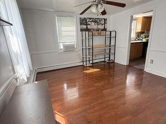 3rd image of 214 Pine Rd