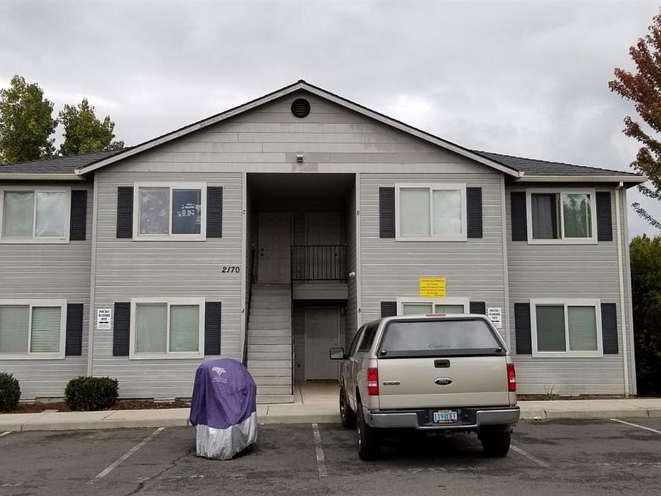 2nd image of 2170 Crater Lake Ave