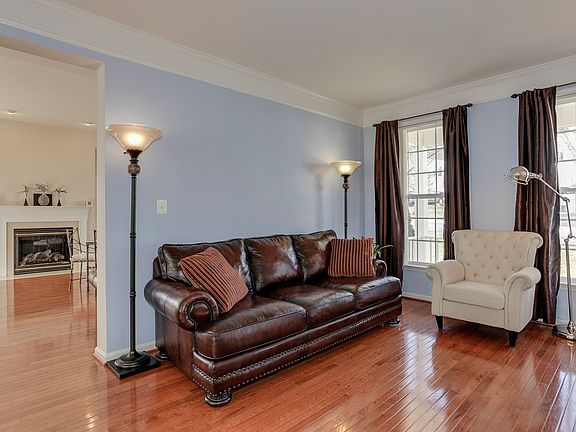 5th image of 42891 Park Brooke Ct