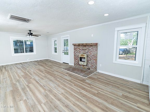 4th image of 180 Foster St