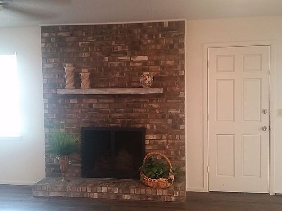 3rd image of 1504 Elkhart Ave