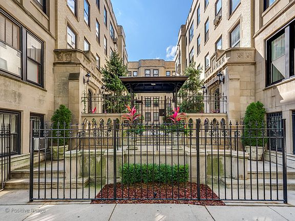 2nd image of 3608 N Pine Grove Ave APT 1M