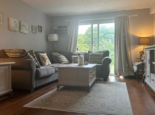 25 Clarks Rd APT 301, Amesbury, MA 01913