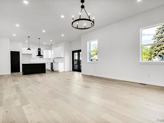 5th image of 1876 McKinley St