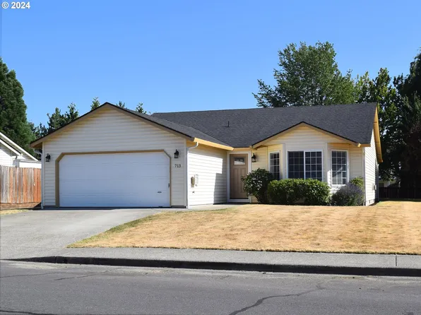713 NW 23rd St, Battle Ground, WA 98604
