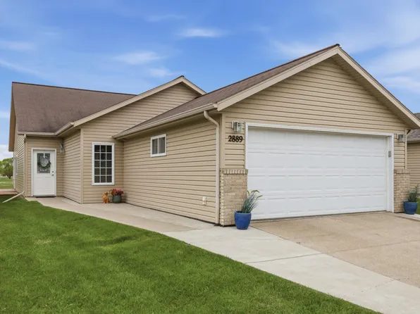 2889 35th St S, Moorhead, MN 56560