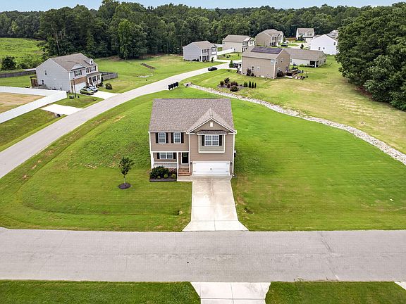 2nd image of 19 Rockwater Way